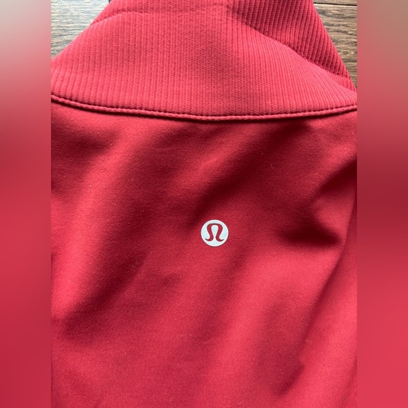 NWOT Lululemon jacket size 10 in burnt red  ladies jacket PTP flat lay 18.5 - Picture 5 of 5